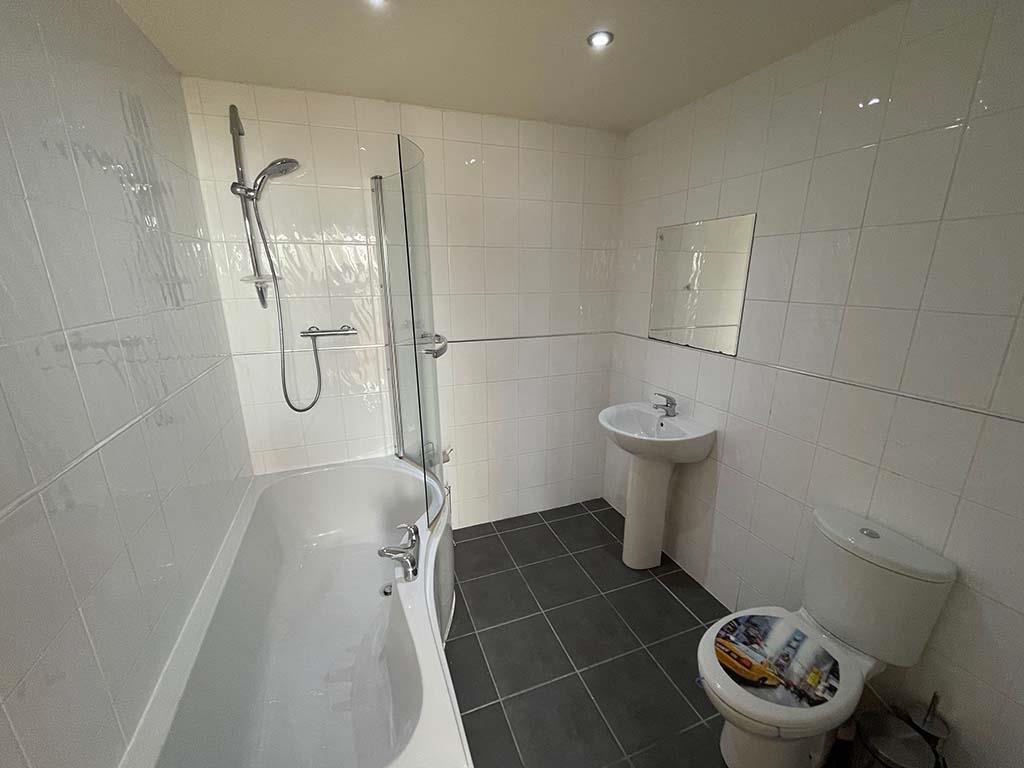 2 bedroom semi detached bungalow For Sale in Colne - Bathroom